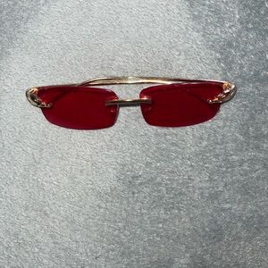 Red & Gold sunglasses!🌹